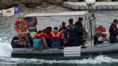 قبرص تعترض قارب مهاجرين وتعيدهم إلى لبنان