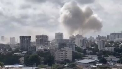انفجاران متزامنان يستهدفان وزارة التربية في الصومال