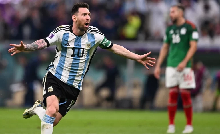 المنتخب الأرجنتيني يستعيد التوازن ويحقق فوزه الأول بالمونديال