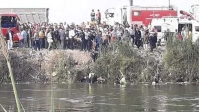 مصر: مقتل وإصابة 33 راكباً بعد سقوط حافلة في قناة مائية