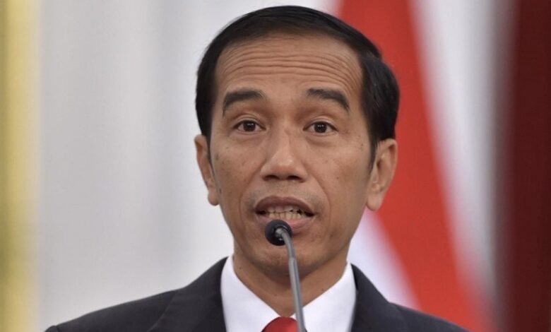 رئيس إندونيسيا لمؤيديه: انتخبوا "صاحب الشعر الأبيض"