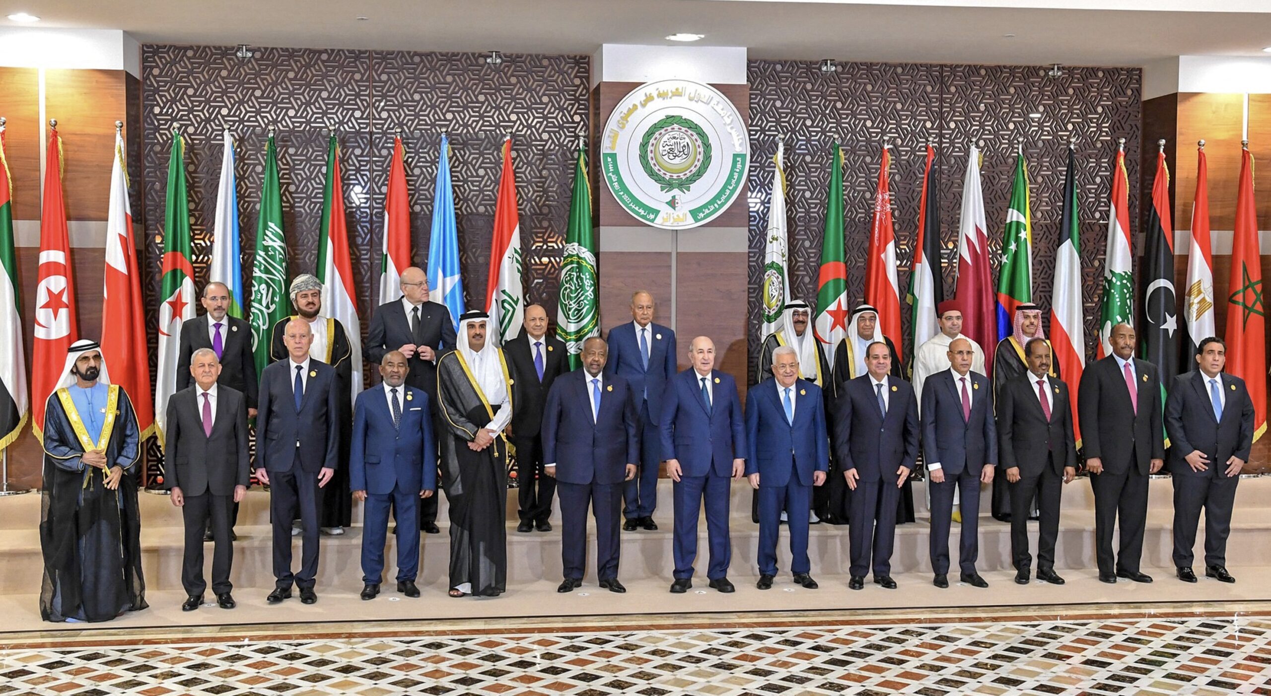 القمة العربية الـ31 في الجزائر... بين الأزمات و"لم الشمل"