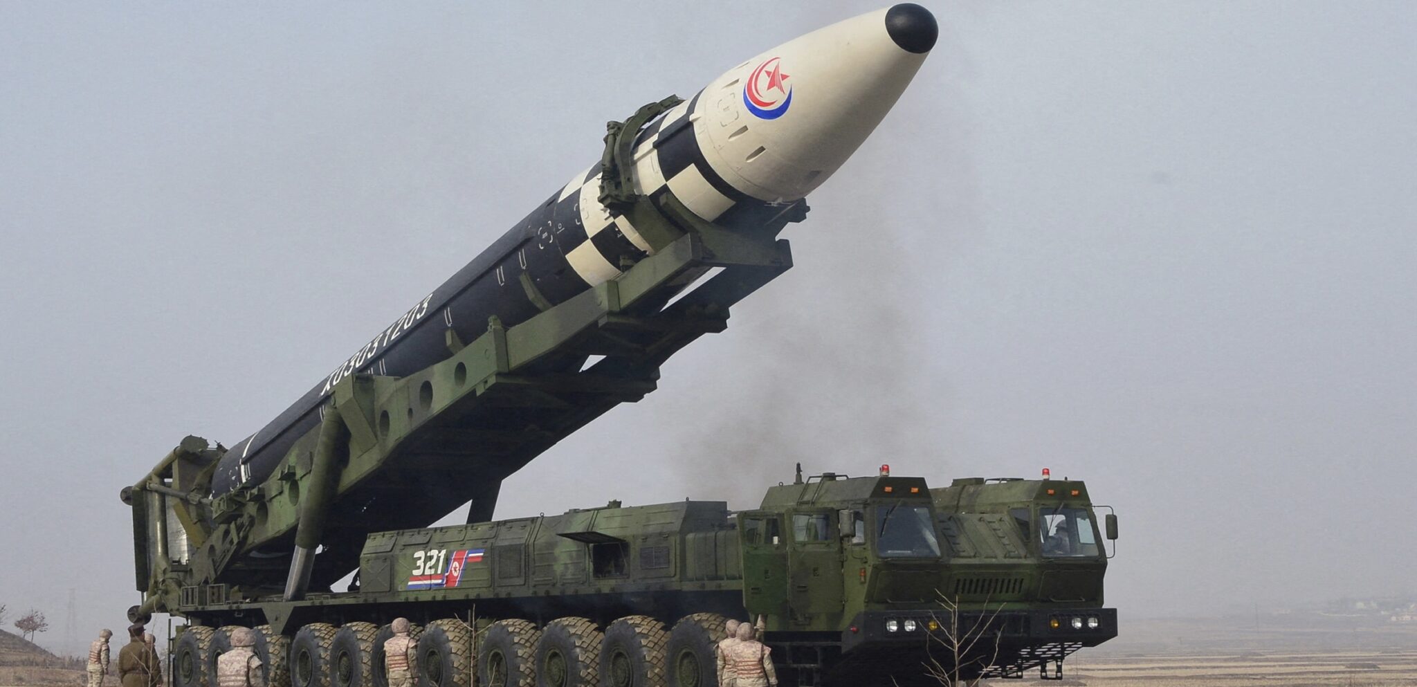 كوريا الشمالية تطلق صاروخاً بالستياً