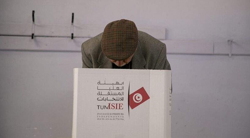 تونس: الانتخابات البرلمانية تشهد إقبالاً ضعيفاً لا يتجاوز 9%