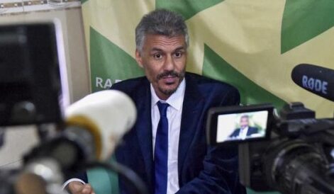الجزائر تفرج عن المعارض رشيد نكاز بعفو رئاسي