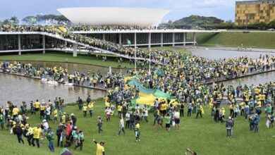 متظاهرون في البرازيل يقتحمون الكونغرس ومقر الرئاسة