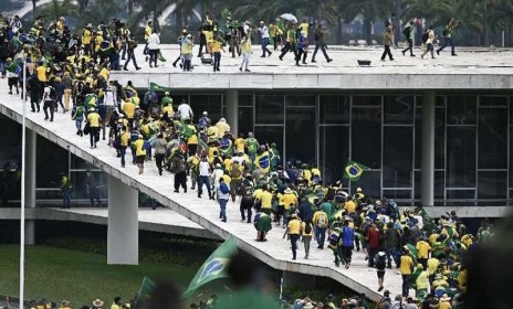 البرازيل تعتقل من يشتبه تورطهم في اقتحام مبان الحكومة