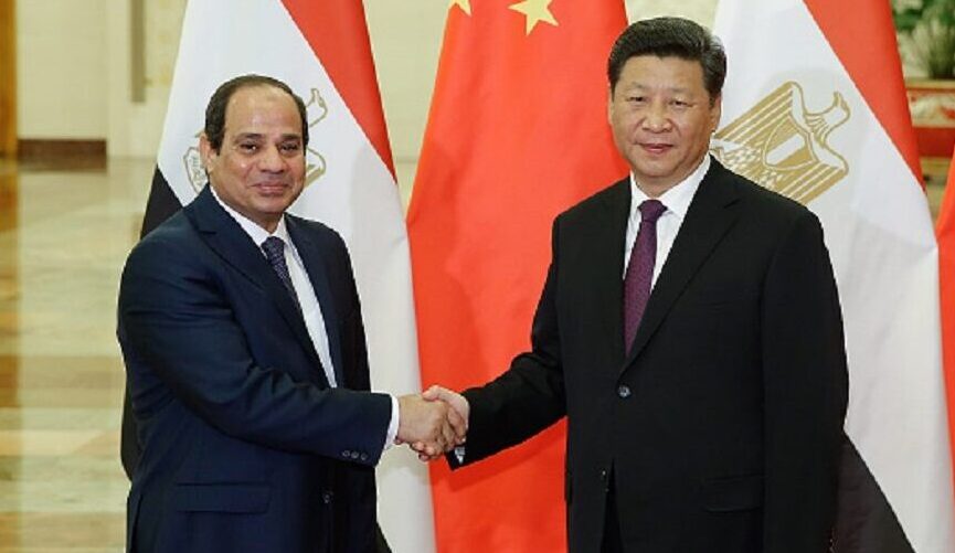 السيسي يدعو إلى تعزيز التعاون بين مصر والصين