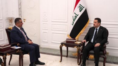 رئيس وزراء العراق يعفي محافظ البنك المركزي من منصبه