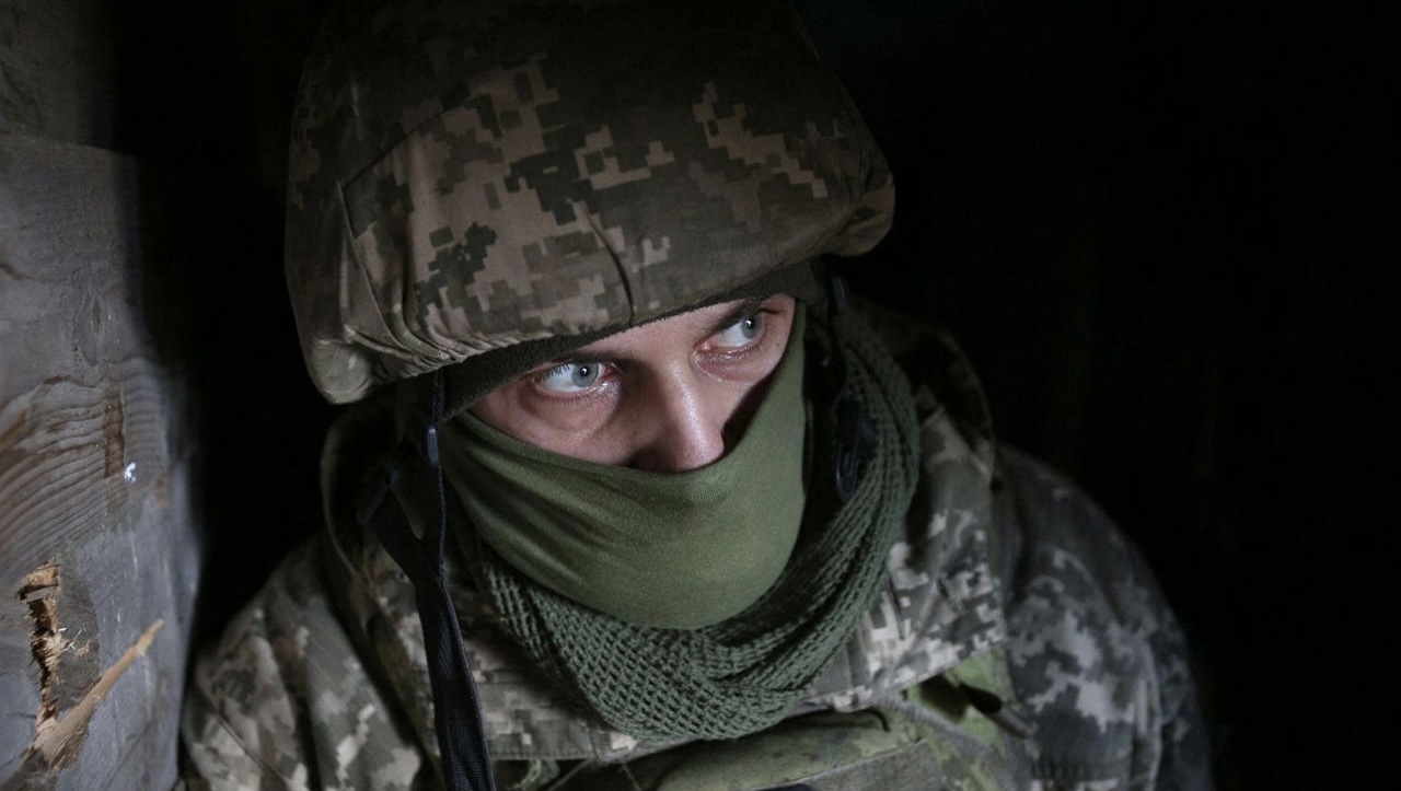 روسيا: أطلقنا النار على جندي ترك وحدته وفر هارباً من القتال
