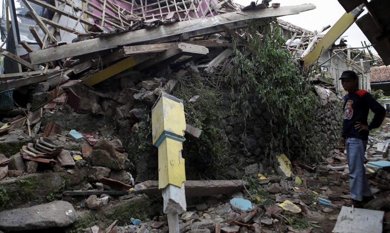 زلزال بقوة 7.2 يضرب شرق إندونيسيا.. وتحذير من تسونامي