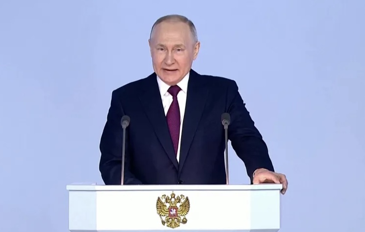 بوتين يشير إلى استعداد روسيا لتعزيز قواتها النووية