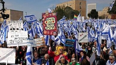 مظاهرات إسرائيلية ضد خطة إضعاف القضاء في تل أبيب