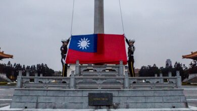 وسط استمرار التوترات .. زعيم تايواني معارض يزور الصين