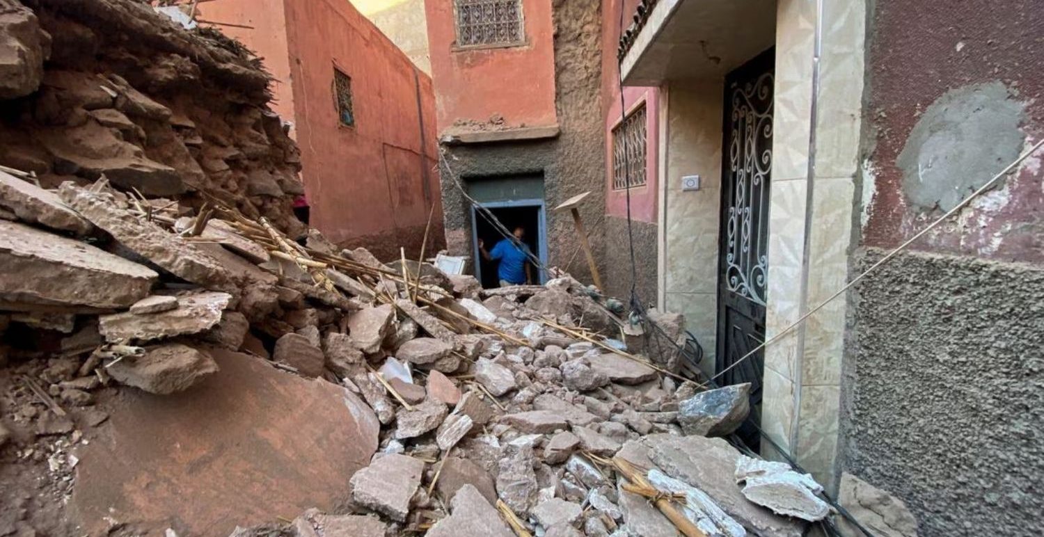 آلاف الضحايا والجرحى إثر زلزال المغرب .. وهذا ما فعلته الجزائر